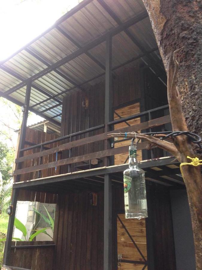 Hotel The Shadow House & Bar à Koh Phayam Extérieur photo