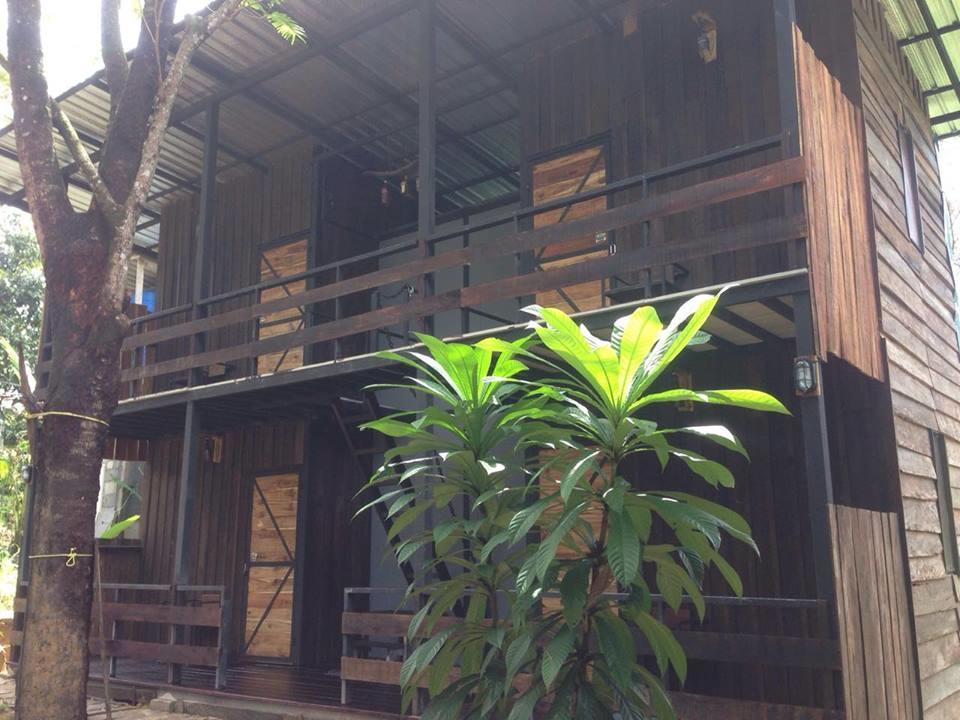 Hotel The Shadow House & Bar à Koh Phayam Extérieur photo